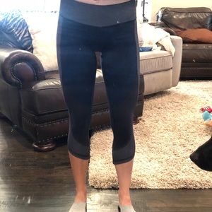 Lululemon cropped leggings.